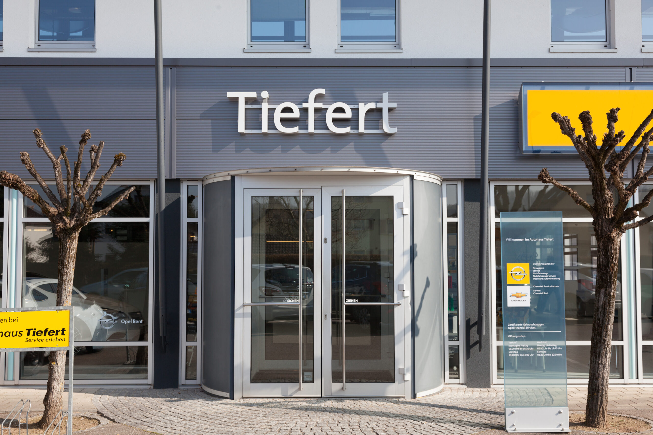 Willkommen im Autohaus Tiefert